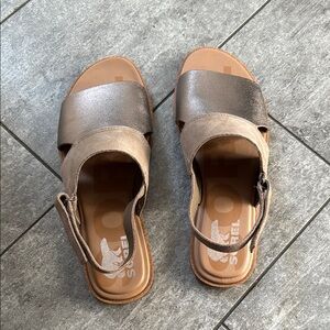 Sorel Tan and Silver Sandals with Slingback Design